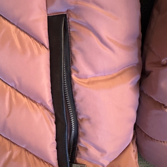 DKNY puffer coat Like New - Picture 4 of 6